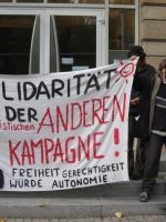 1o_de_nov_2006_protesta_1000_personas_consulado_mexicano_Frankfurt_Main_Alemania_1
