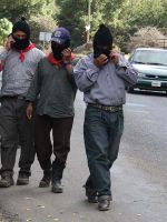EZLN-MZS-281206-5w
